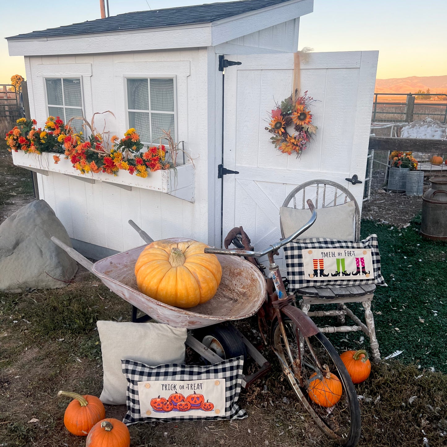 Holiday Panel: Halloween October Fall Autumn Hocus Pocus Cauldron Spell Party Cackle; SMELL MY WITCHES FEET